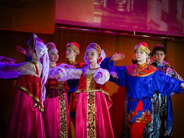Театр танца «Гжель» и Сибирский хор