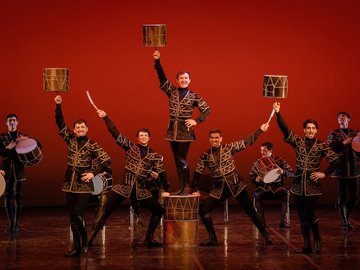 Ансамбль танца Дагестана «Лезгинка» и Сибирский хор