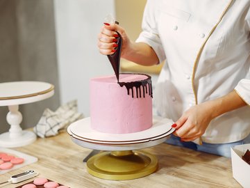 Мастер-класс по художественной росписи ванильного торта