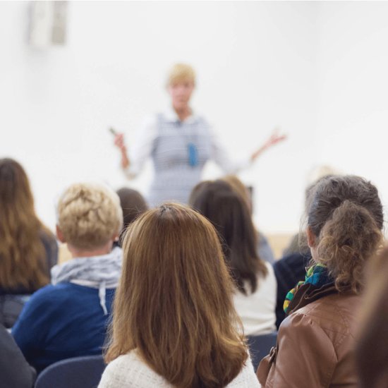 Русская икона: кто на кого смотрит?