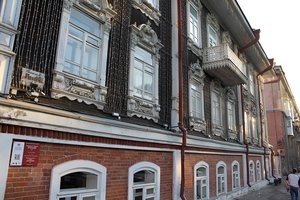 Мемориальные задворки улицы Кузнецкой
