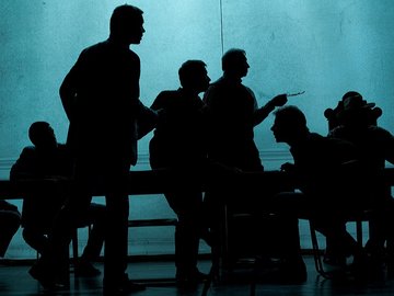 12 разгневанных мужчин