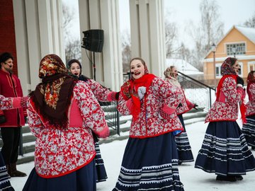 Ансамбль «Россияночка» и ансамбль «Любава»