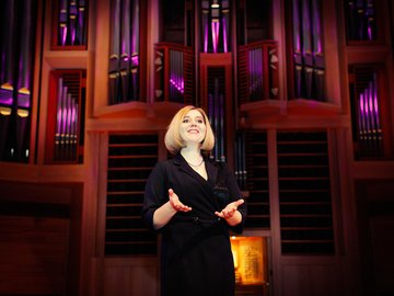 Старинный орган при свечах. Бах и Ханс Циммер