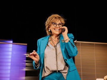 Прелесть,что за дурочка!