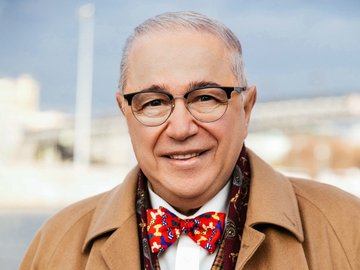 Евгений Петросян