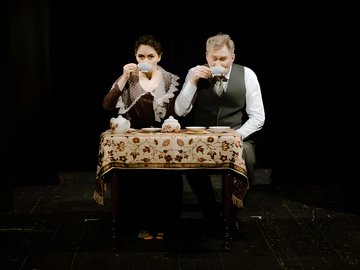 Крутится, вертится шар...