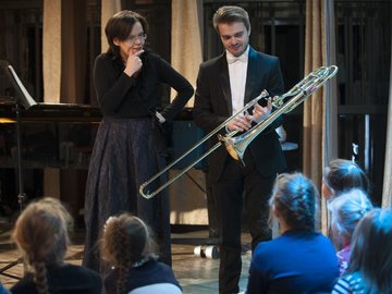 Как скрипка и король подружились