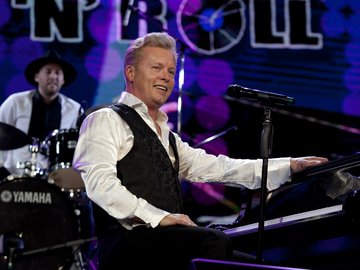 Денис Мажуков