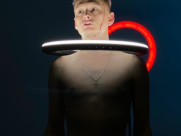 Это всё она