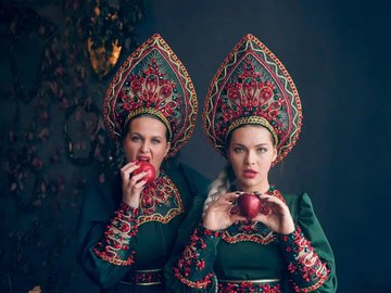 Версия народная