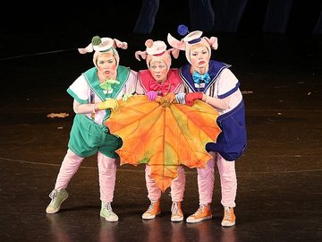 Про трёх весёлых поросят