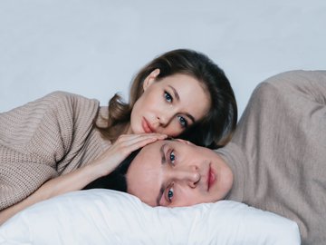 Двое на качелях