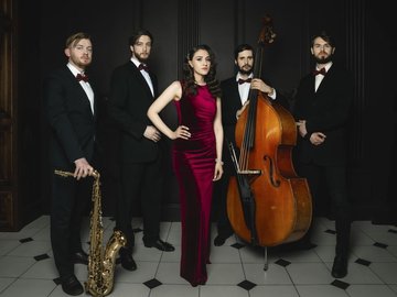 Стефания Дамоциди и 100% Jazz Band