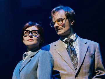 Служебный роман