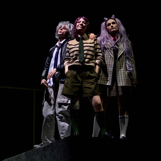 Яна всем нравится (нет)