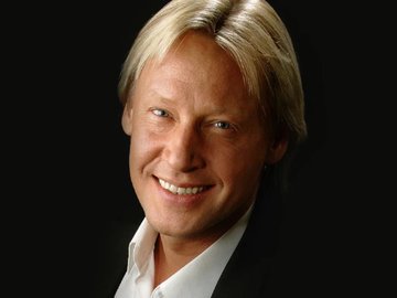 Дмитрий Харатьян