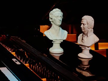 Моцарт vs Шопен. Орган vs рояль