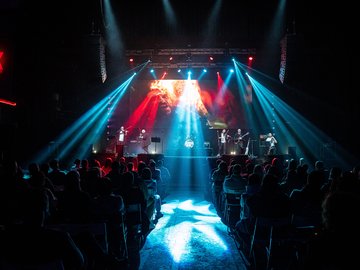 Artfonix. Мультимедийное шоу саундтреков World of Games