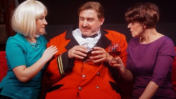 Дверь в смежную комнату