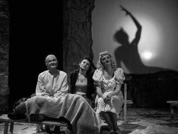 В ожидании его