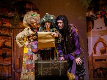 Иван да Марья, или Как Баба Яга Кикимору замуж отдавала