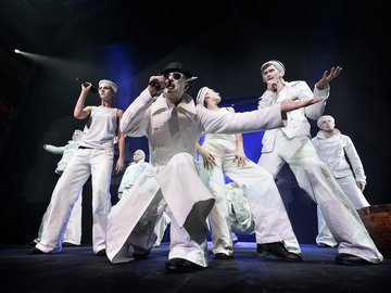 Оптимистическая трагедия. Прощальный бал