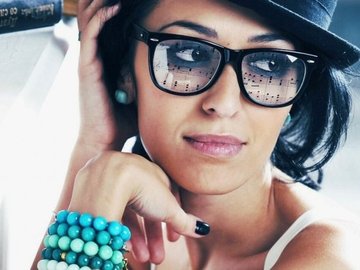 Нани Ева и её группа