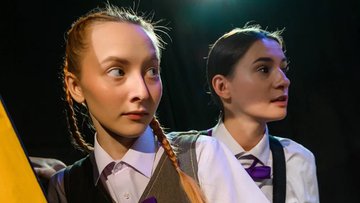 Меня удочерила Горилла
