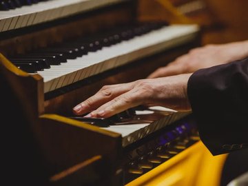 Орган Christmas в храме. Вивальди. Времена года