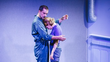 Заходит андроид  в бар