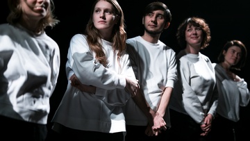 Мам, а кто это на фото?