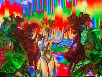 Новогодний «Чаплин Руж»