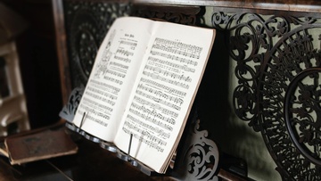 «Онегинские вечера». Вечер первый: I. Хандра и II. Поэт