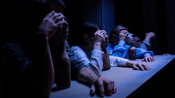 Человек в футляре