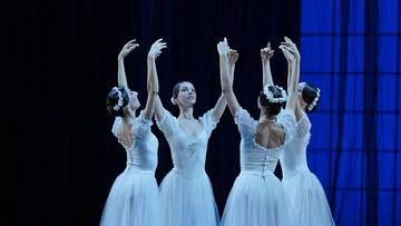 Блестящий дивертисмент