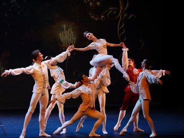 Блестящий дивертисмент