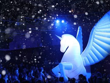 Лунозавр в космосе. Новогодняя версия