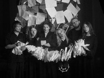 Бонд с кнопкой