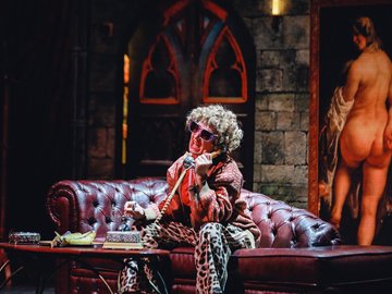 Шум за сценой