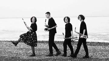 Новогодние саксофоны