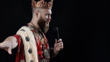 Король казанского стендапа