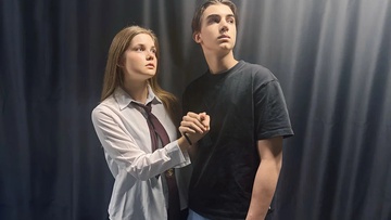 Девочка из соседнего дома