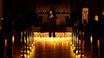 Орган и дудук при свечах