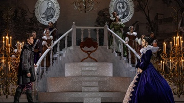 Собака на сене