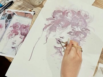 Арт-вечеринка в атмосферной студии: рисуем вином