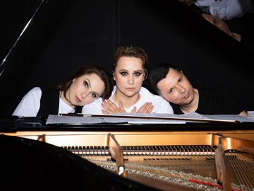 ОниЧитаютСтихи