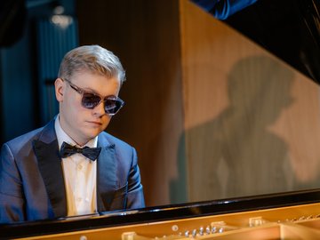 Вечер с Олегом Аккуратовым. Моцарт и джазовые импровизации
