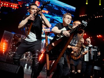 Новогодняя дискотека с Bis-Quit Band: Хиты 80-х, 90-х, 2000-х