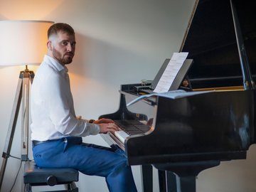 Олег Бодров